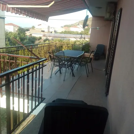 Apartment Luka