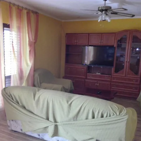 Luka Apartment *