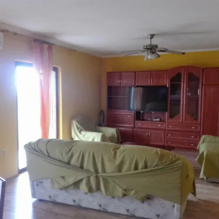 Luka Apartment *